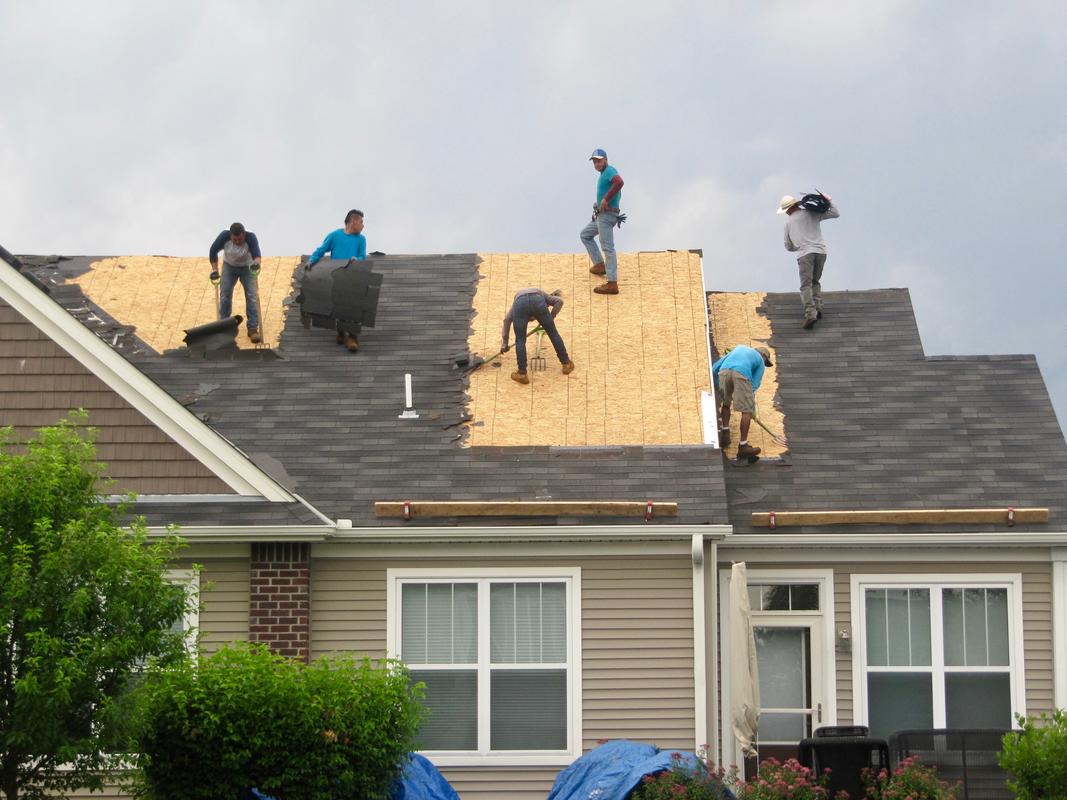 Roofing Crew
